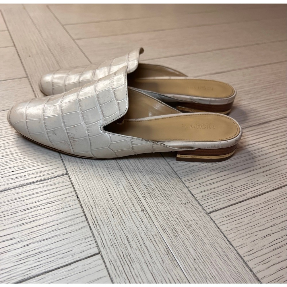 Michael Kors Natasha ivory crocodile, alligator leather slides, mules. Sz 7.5